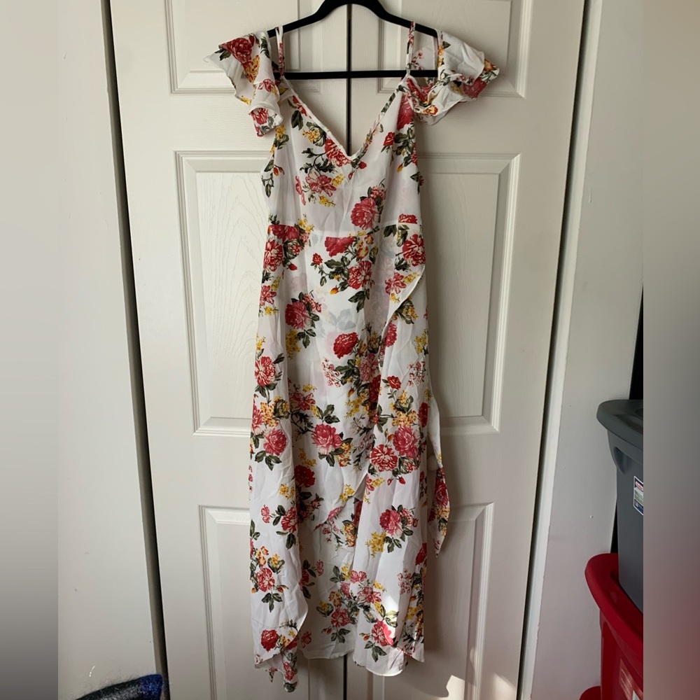 Floral flowy Dress with Tie Waist
